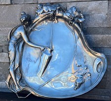 Bellissimo piatto in peltro WMF Art Nouveau targa da parete decorata fanciulla