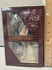 Statua statuina penna a sfera