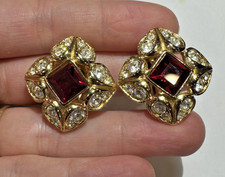 Vintage Croce Maltese Rubino