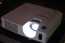 *Hitachi CP-X4011N*LCD