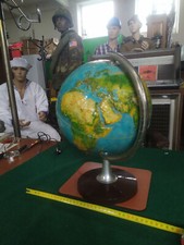 Elegante Mappamondo VINTAGE,anni '70-luminoso con le montagne in rilievo h.38 cm