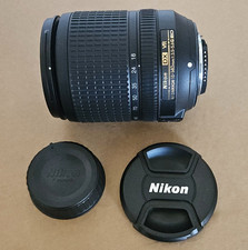 Nikon AF-S DX NIKKOR 18-140 mm f3.5-5.6G ED VR obiettivo zoom + tappi anteriori e posteriori