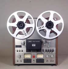 Un paio di bobine di nastro in