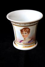 Antico vaso in miniatura