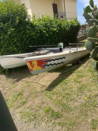 Pattino due scafi con - pattino, a