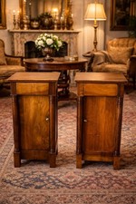 Coppia di Comodini Stile