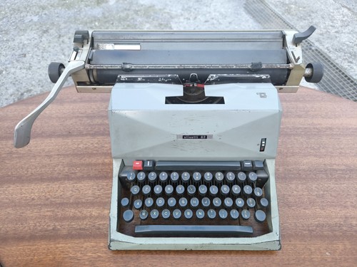 Macchina scrivere olivetti - da,