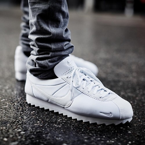 Nike classic cortez shark - classic,