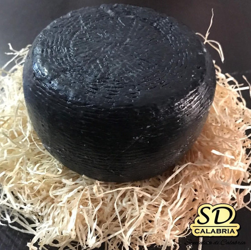 Formaggio pecorino nerone