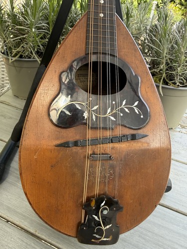 Antico mandolino napoletano