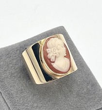 14kt Gold Band Ring with Cameo