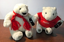 COCA COLA 2 ORSETTI POLARI  SEDUTI CON BOTTIGLIA COCA COLA  H. CM  15