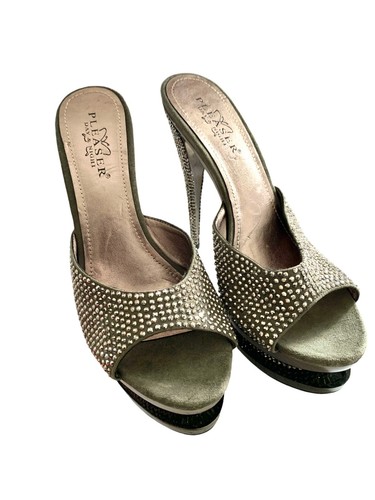 Piacere tacchi a - {piacere},