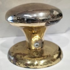 POMELLO PORTA INGRESSO BORCHIA TONDA DA 75 MM FINITURA OTTONE DIAMETRO 70 MM