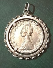 PENDENTE CON MONETA DA 500