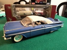 ROAD LEGENDS  1/18 CHEVROLET IMPALA (1959) DIE CAST MODEL