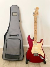 Squier Standard Stratocaster by Fender e custodia - Candy Apple Red (2006)