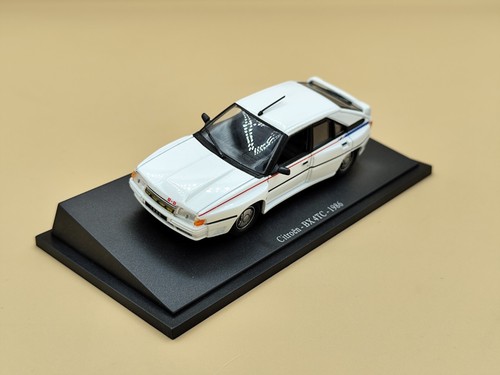 Citroën 4tc blanc - 1/43,