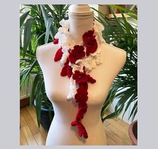 Collana ghirlanda bianco-rossa con scialle fiori all'uncinetto/boho regalo natale
