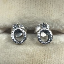 Orecchini a perno O corona