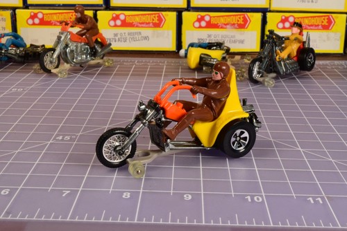 Hot wheels rrrumblers triciclo - wheels,