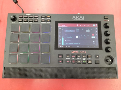 Akai professional mpc live - mpc,