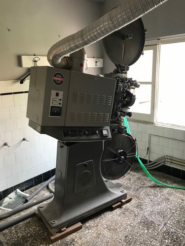 Proiettore cinematografico - proiettore,
