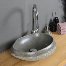 Lavabo in pietra di fiume