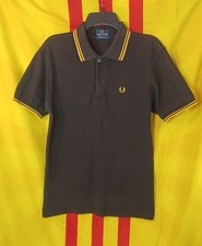 Polo Fred Perry Twin Peak nera e gialla vintage anni 2000 Y2K RARA FUORI PRODUZIONE OI!
