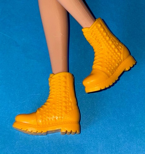 Barbie bambola vestiti stivali