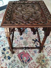 Tavolino In Legno Lavorato a Mano