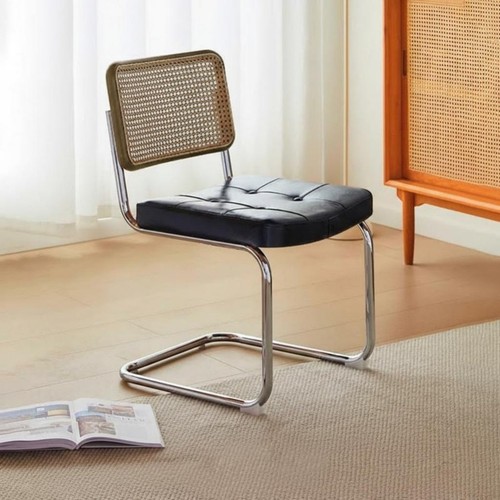 Sedia sbalzo con - sbalzo,