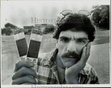 1987 Press Photo Unhappy New