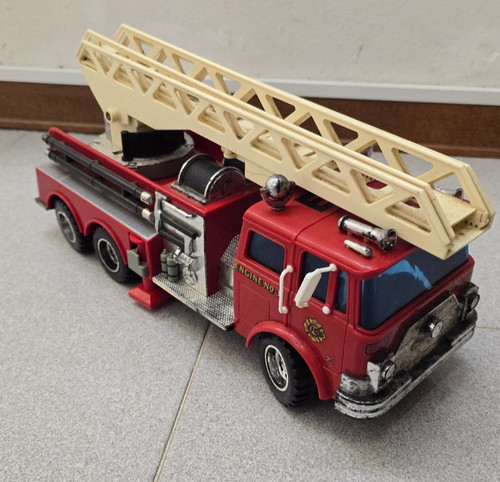 Camion pompieri lunga - 🚒,