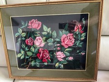 QUADRO RICAMATO A MANO A MEZZO PUNTO MAZZO DI ROSE  61 x 51 - OTTIME CONDIZIONI