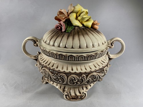 Capodimonte tureen - tureen, (italia)