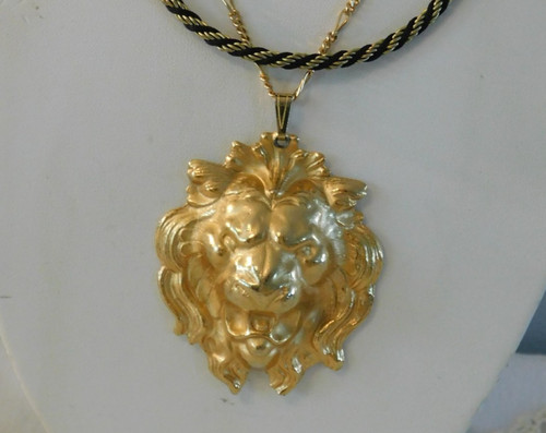Collana con ciondolo