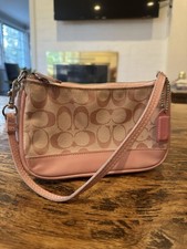 Mini borsa da divano rosa