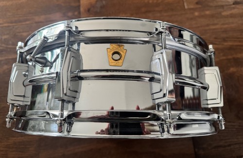 Ludwig 400 1963 - , distintivo