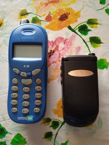 Motorola v3688 telefono - ,