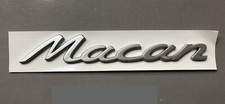 Scritta MACAN  Colori Nero Lucido E Opaco. Grigio E Cromato