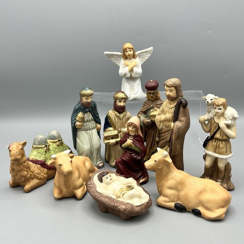 Nativity scene porcelain hand - scene,