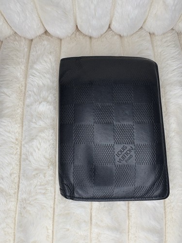 Louis vuitton damier - louis, infini