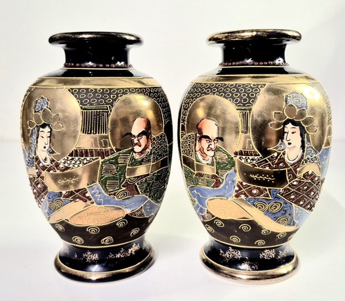 Coppia antichi vasi - di,