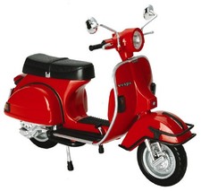 NEWRAY 1/12 1978 VESPA P200E