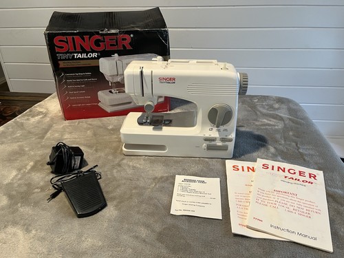 Vintage singer tiny - singer, tailor