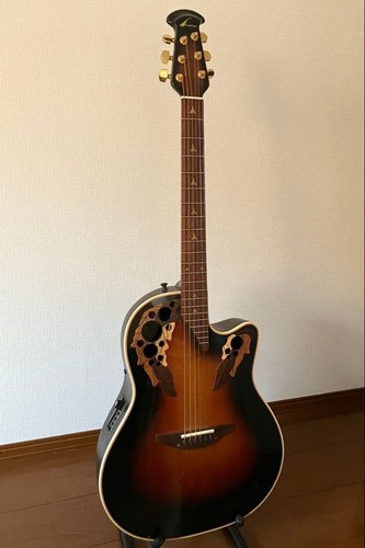 Chitarra acustica elettrica