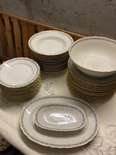 Richard Ginori Italy Servizio piatti per 12 pers. porcellana decorata bordo oro 