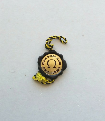 Omega hang tag - hang, in