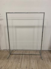 Attrezzatura negozio abbigliamento